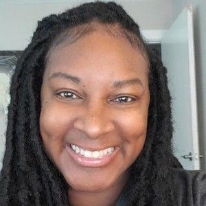 Meet your Posher, Nadia